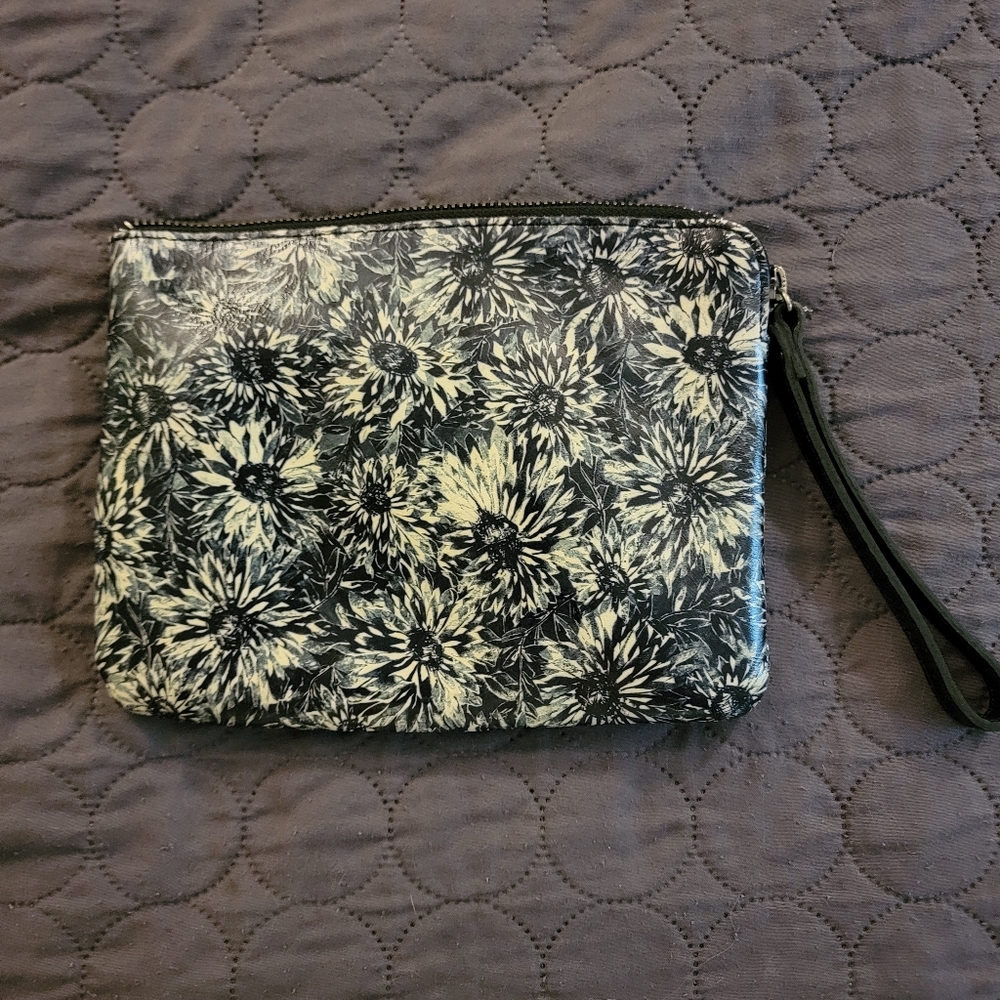 Patricia Nash Wristlet